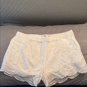 Vineyard Vines White Eyelet Women's Shorts XS